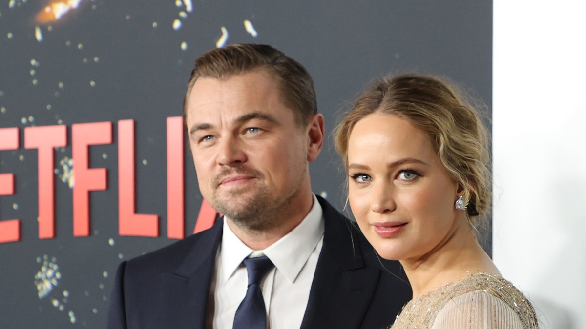 1357364947 NEW YORK, NEW YORK - DECEMBER 05: Leonardo DiCaprio and Jennifer Lawrence attend the world premiere of Netflix's "Don't Look Up" on December 05, 2021 in New York City. (Photo by Mike Coppola/Getty Images)