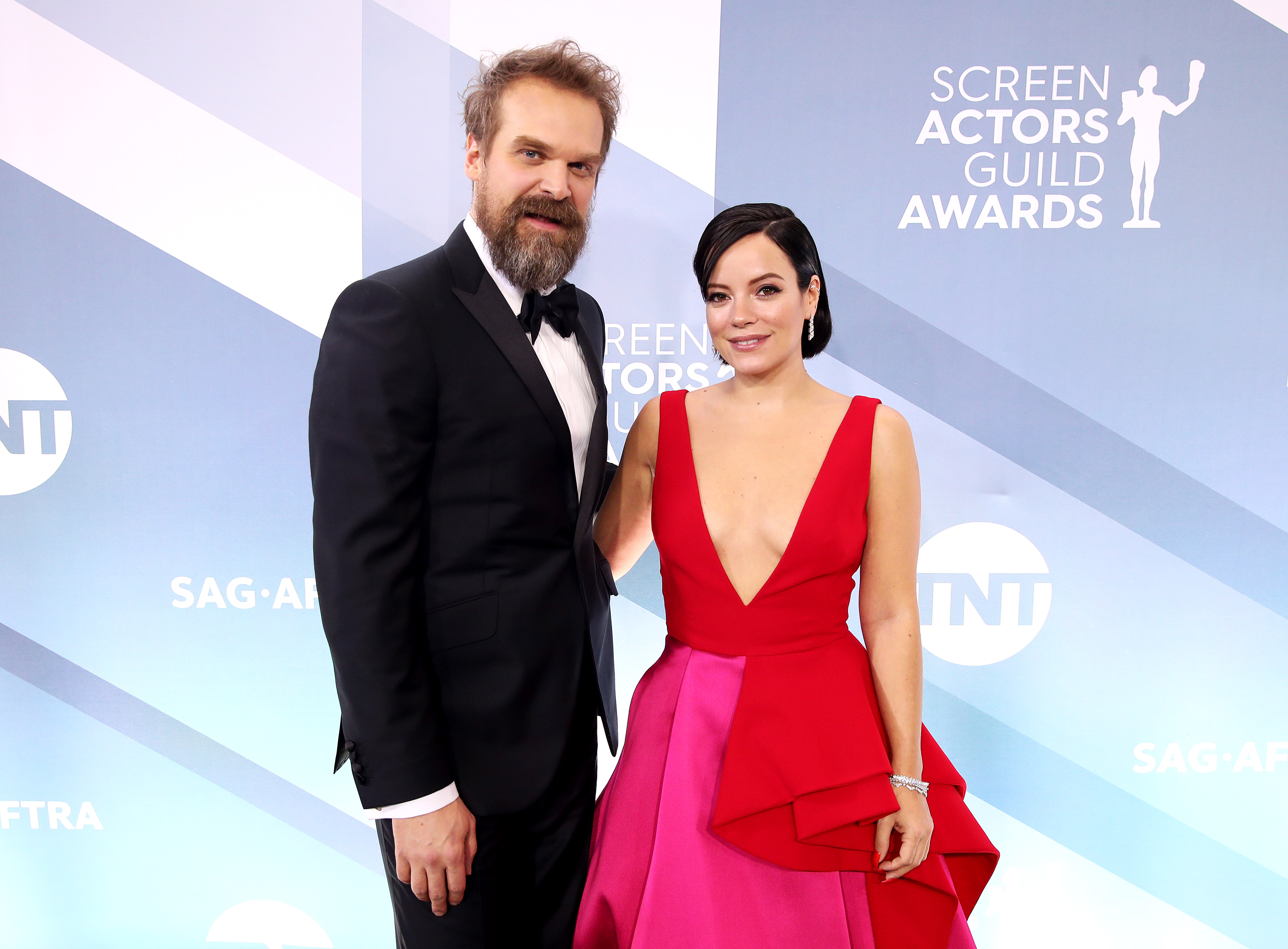 1200618501 LOS ANGELES, CALIFORNIA - JANUARY 19: (L-R) David Harbour and Lily Allen attend the 26th Annual Screen Actors Guild Awards at The Shrine Auditorium on January 19, 2020 in Los Angeles, California. (Photo by Rich Fury/Getty Images)
