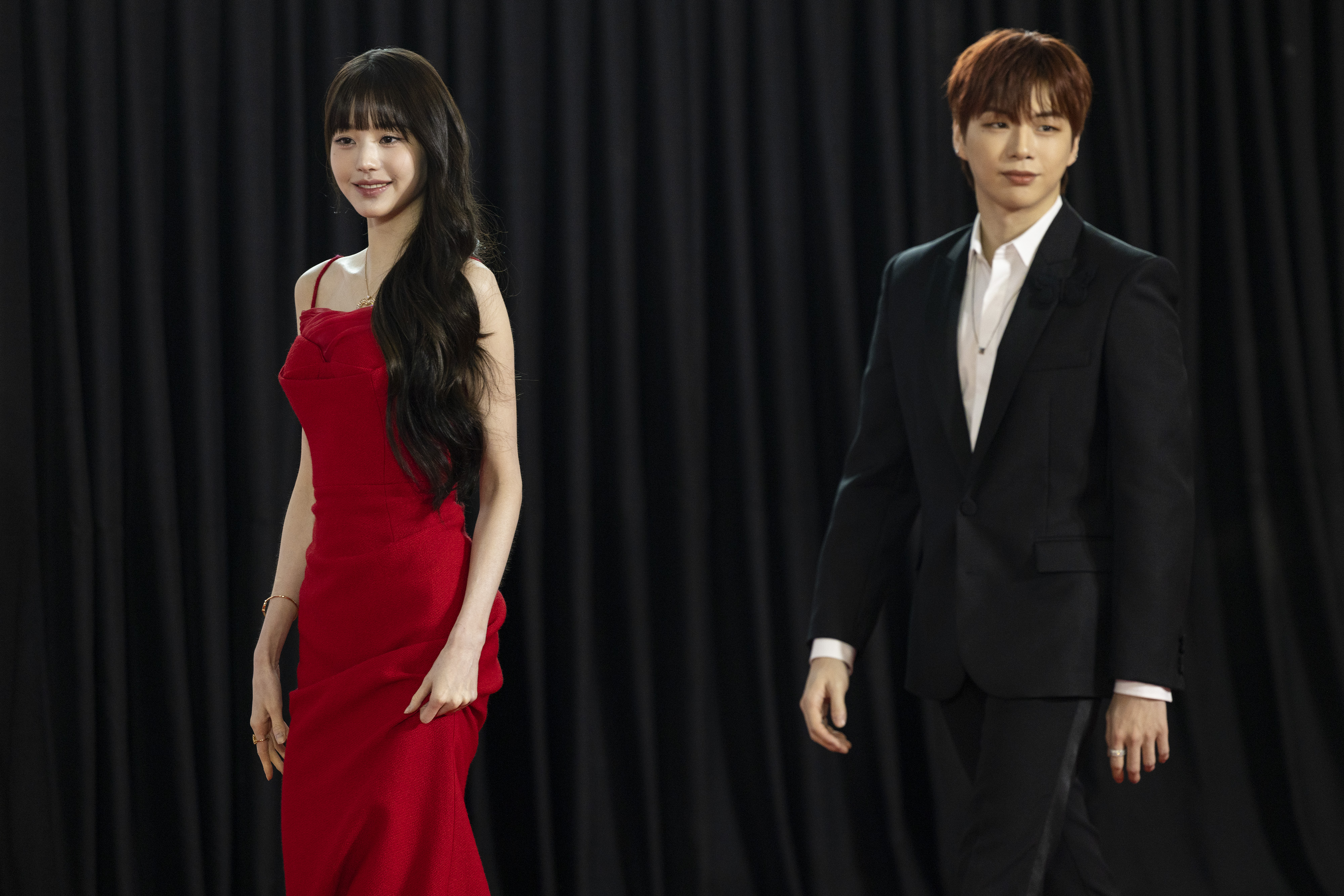 1855000108 BULACAN, PHILIPPINES - DECEMBER 14: Asia Artist Awards hosts Jang Wonyoung of girl group IVE, and Kang Daniel attend the 2023 Asia Artist Awards at the Philippine Arena on December 14, 2023 in Bulacan, Philippines. (Photo by Ezra Acayan/Getty Images)