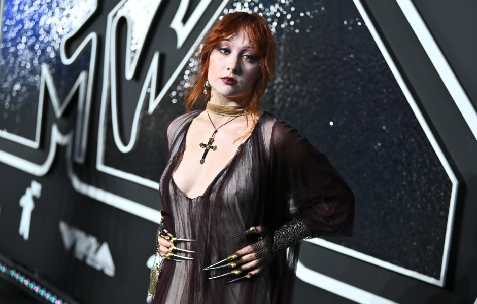 2171402766 ELMONT, NEW YORK - SEPTEMBER 11: Chappell Roan attends the 2024 MTV Video Music Awards at UBS Arena on September 11, 2024 in Elmont, New York. (Photo by Roy Rochlin/Getty Images for MTV)