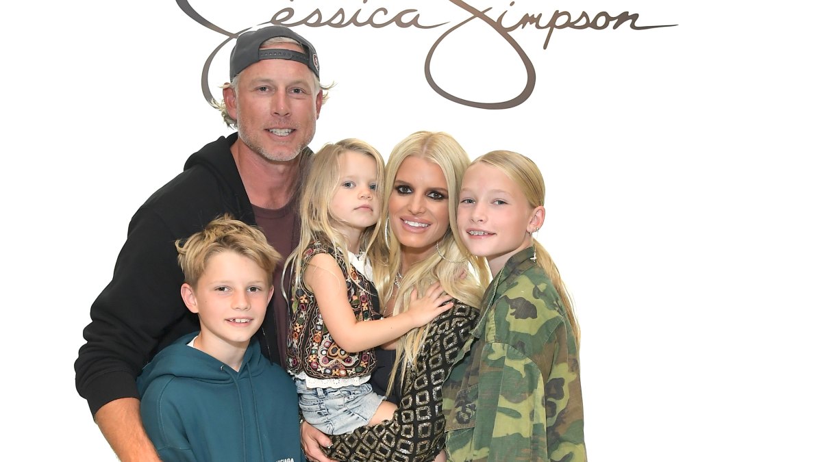 1427030305.LOS ANGELES, CALIFORNIA - SEPTEMBER 24: Ace Knute Johnson, Eric Johnson, Birdie Mae Johnson, Jessica Simpson, and Maxwell Drew Johnson celebrate the launch of Jessica Simpson's Fall Collection with fans and a special performance by the LA Roller Girls at Nordstrom at The Grove on September 24, 2022 in Los Angeles, California. (Photo by Charley Gallay/Getty Images for Jessica Simpson Collection)
