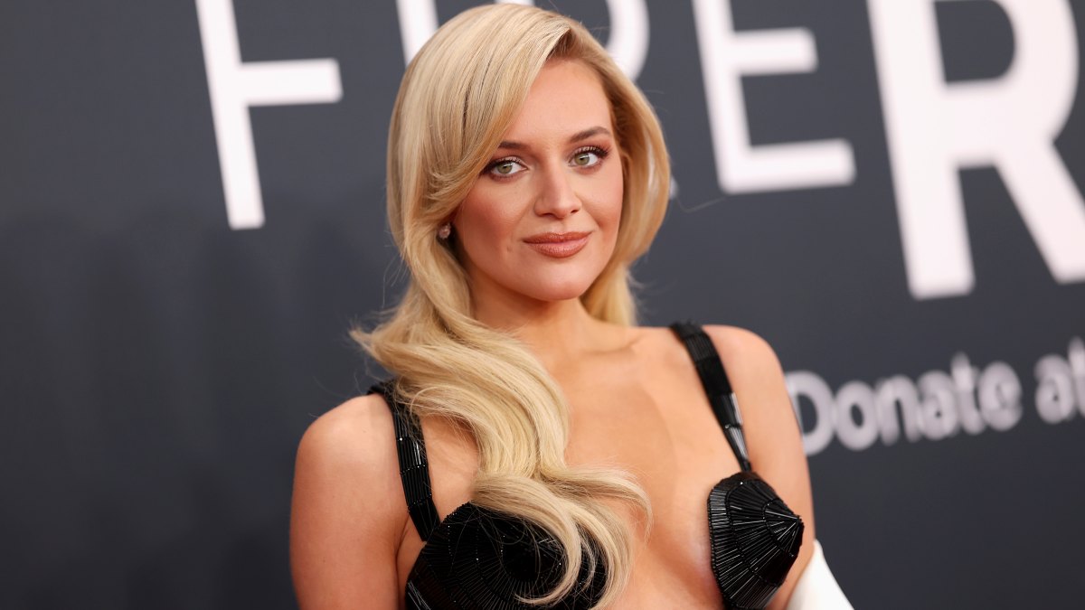 Kelsea Ballerini Reacts to Fans Who Shouted ‘Team Morgan’ During Concert