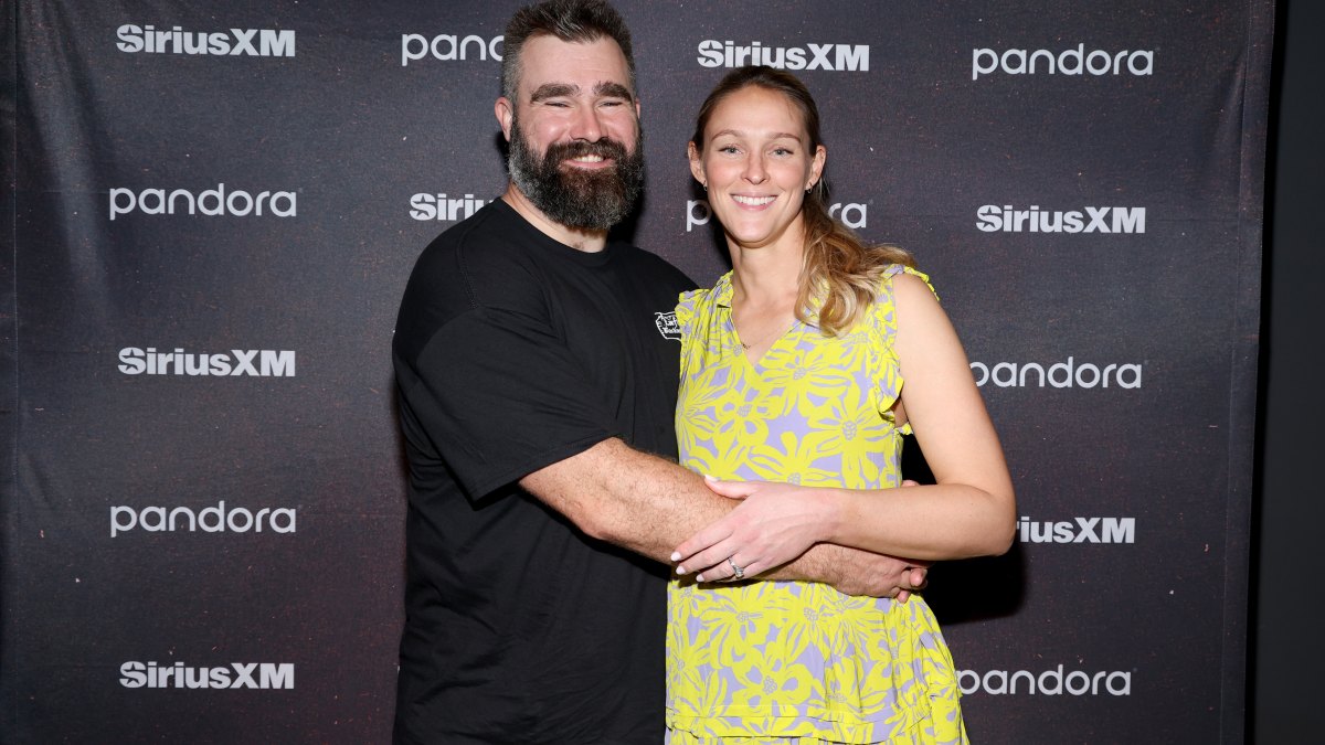 2198086508 NEW ORLEANS, LOUISIANA - FEBRUARY 06: (L-R) Jason Kelce and Kylie Kelce attend Chris Stapleton's Performance Live From The Fillmore New Orleans for SiriusXM and Pandora on February 06, 2025 in New Orleans, Louisiana. (Photo by Mike Coppola/Getty Images for SiriusXM)
