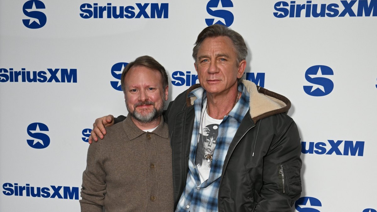 2244857780. mNEW YORK, NEW YORK - NOVEMBER 03: Rian Johnson and Daniel Craig appear on SiriusXM's Andy Cohen Live at SiriusXM Studios on November 03, 2025 in New York City. (Photo by Bryan Bedder/Getty Images for SiriusXM)