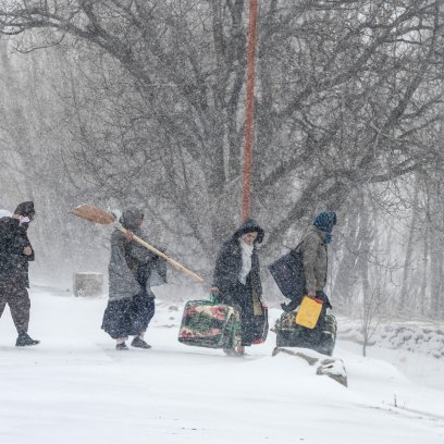 2256952427 6 Simple Tips to Help You Stay Warm Safely When a Winter Storm Brings a Power Outage