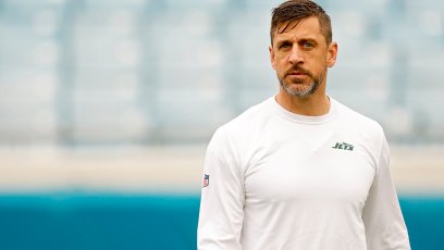 2190086806 JACKSONVILLE, FLORIDA - DECEMBER 15: Aaron Rodgers #8 of the New York Jets looks on before the game against the Jacksonville Jaguars at EverBank Stadium on December 15, 2024 in Jacksonville, Florida. (Photo by Mike Ehrmann/Getty Images)