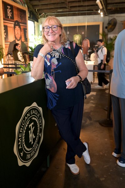 -2238056293 KANSAS CITY, MISSOURI - SEPTEMBER 27: Donna Kelce attends the American Eagle x Tru Kolors, by Travis Kelce Pop-Up at Blip Coffee Roasters on September 27, 2025 in Kansas City, Missouri. (Photo by Vivien Killilea/Getty Images for American Eagle )