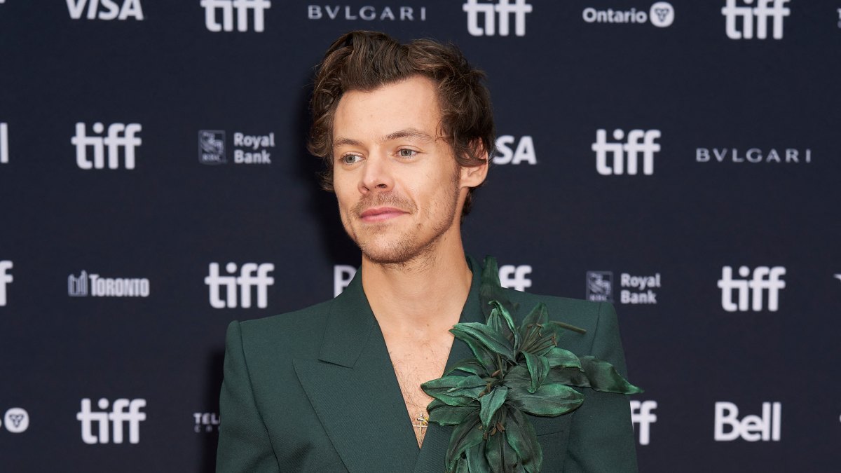 1243151322 British singer-actor Harry Styles arrives for the premiere of My Policeman during the Toronto International Film Festival in Toronto, Ontario, Canada, on September 11, 2022. (Photo by Geoff Robins / AFP) (Photo by GEOFF ROBINS/AFP via Getty Images)