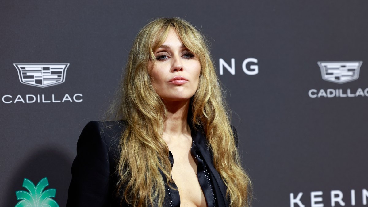 2254548026 PALM SPRINGS, CALIFORNIA - JANUARY 03: Miley Cyrus attends the 37th Annual Palm Springs International Film Awards at Palm Springs Convention Center on January 03, 2026 in Palm Springs, California. (Photo by Frazer Harrison/Getty Images for Palm Springs International Film Society)