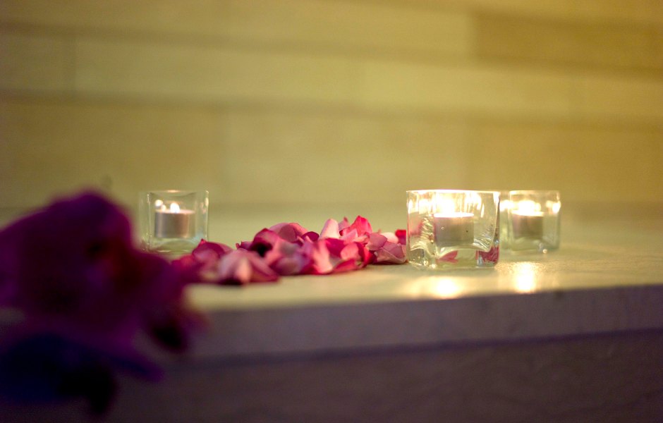 Fragrance Layering Is the Home Trend That Goes Beyond Candles—Here’s How to Do It Right