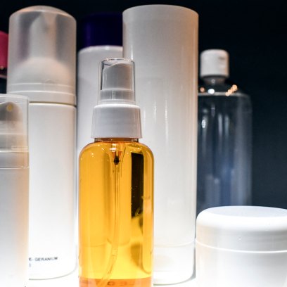 1176347253 Your In-Flight Skincare Game Plan: How to Actually Land With Glowing Skin