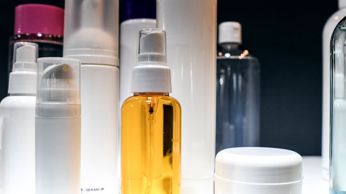 1176347253 Your In-Flight Skincare Game Plan: How to Actually Land With Glowing Skin