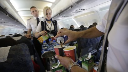 168928524 How to Make Your Own Cocktails at 30,000 Feet Using What Airlines Already Offer