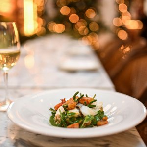 2190091728 Why the Smartest Food Lovers Are Hunting for Seasonal Menus Right Now