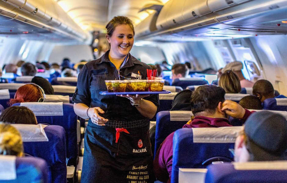 458198626 The Science-Backed Cocktail Strategy That Frequent Flyers Are Using to Actually Enjoy Drinks at Altitude