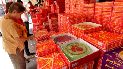 96573628 From Dumplings to Whole Fish: The Lucky Foods That Make Lunar New Year Celebrations Meaningful
