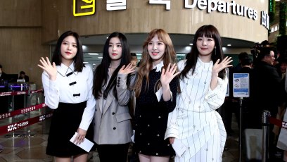 SEOUL, SOUTH KOREA - MARCH 31: (L to R) Yeri, Irene, Wendy and Seulgi of South Korean girl group Red Velvet departure to North Korea at Gimpo airport on March 31, 2018 in Seoul, South Korea. South Korea has agreed to send a 160-member art troupe to North Korea for a planned joint performances on April 1 and 3, ahead of an inter-Korean summit. (Photo by Chung Sung-Jun/Getty Images)