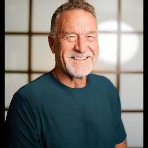 HomeTeams caregiving app helping families coordinate care tasks