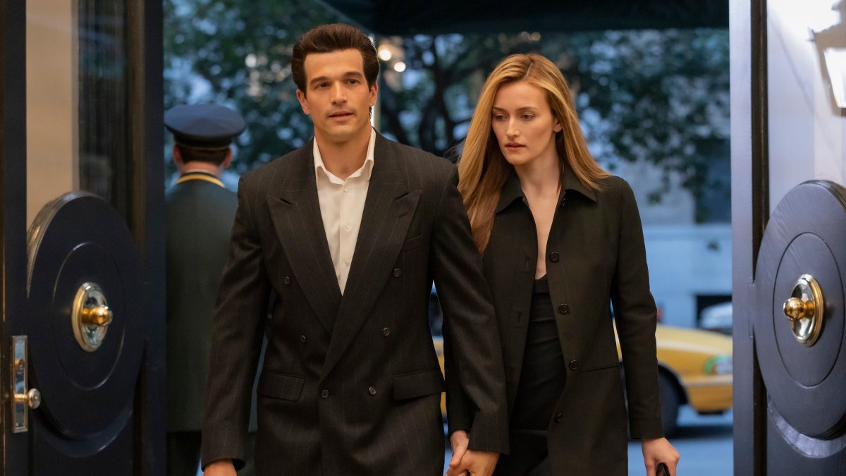 FX's Love Story: John F. Kennedy Jr. & Carolyn Bessette -- "I Love You" -- Season 1, Episode 4 (Airs Thurs., February 19) -- Pictured: (l-r) Paul Anthony Kelly as John F. Kennedy Jr., Sarah Pidgeon as Carolyn Bessette. CR: FX