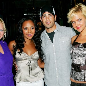 NEW YORK - JULY 27: (U.S. TABLOIDS OUT) L-R: Actors Brittany Snow, Ashanti, Jesse Metcalfe and Arielle Kebbel pose together backstage after an appearance on MTV's Total Request Live to promote their new film "John Tucker Must Die" at MTV Studios July 27, 2006 in New York City. (Photo by Evan Agostini/Getty Images)