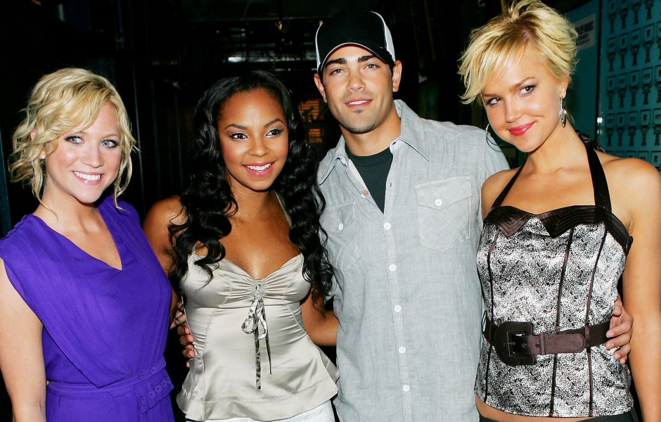 NEW YORK - JULY 27: (U.S. TABLOIDS OUT) L-R: Actors Brittany Snow, Ashanti, Jesse Metcalfe and Arielle Kebbel pose together backstage after an appearance on MTV's Total Request Live to promote their new film "John Tucker Must Die" at MTV Studios July 27, 2006 in New York City. (Photo by Evan Agostini/Getty Images)