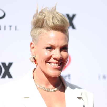 1477273368 pink at iheartradio music awards