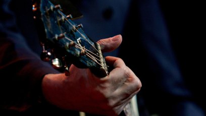 PERTH, AUSTRALIA - APRIL 18: The hand of Bob Geldof plays his guitar while performing at the Perth Concert Hall on April 18, 2006 in Perth, Australia. (Photo by Paul Kane/Getty Images)