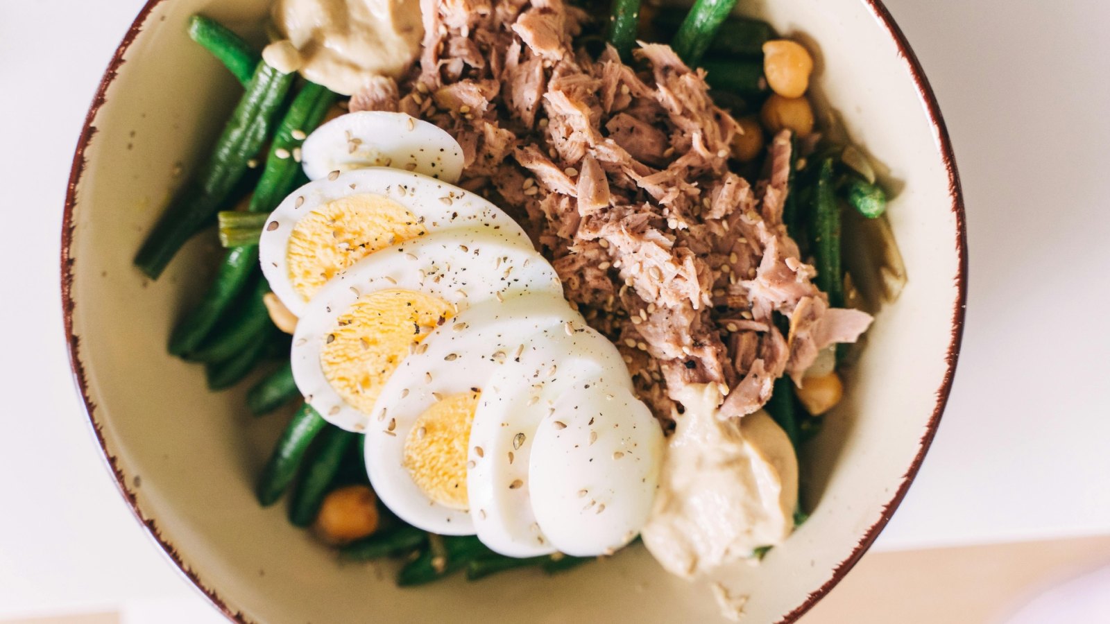 Balanced meal with vegetables, grains, healthy fats and protein